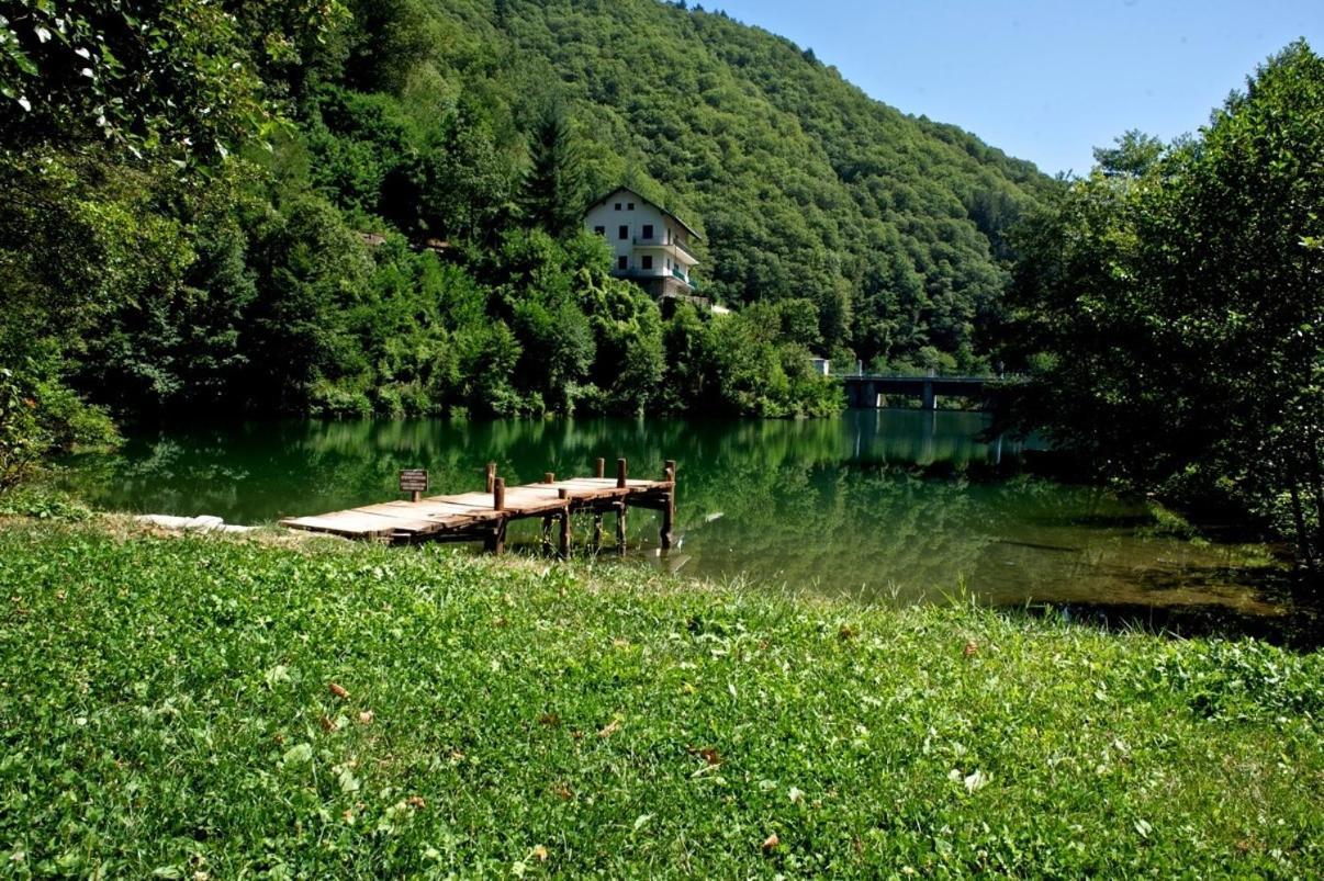 Гостевой дом Borgo Isola Santa Экстерьер фото