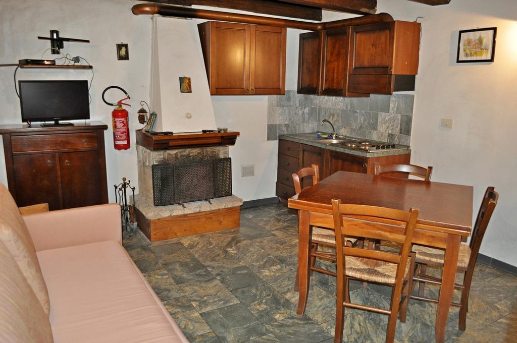 Гостевой дом Borgo Isola Santa Экстерьер фото